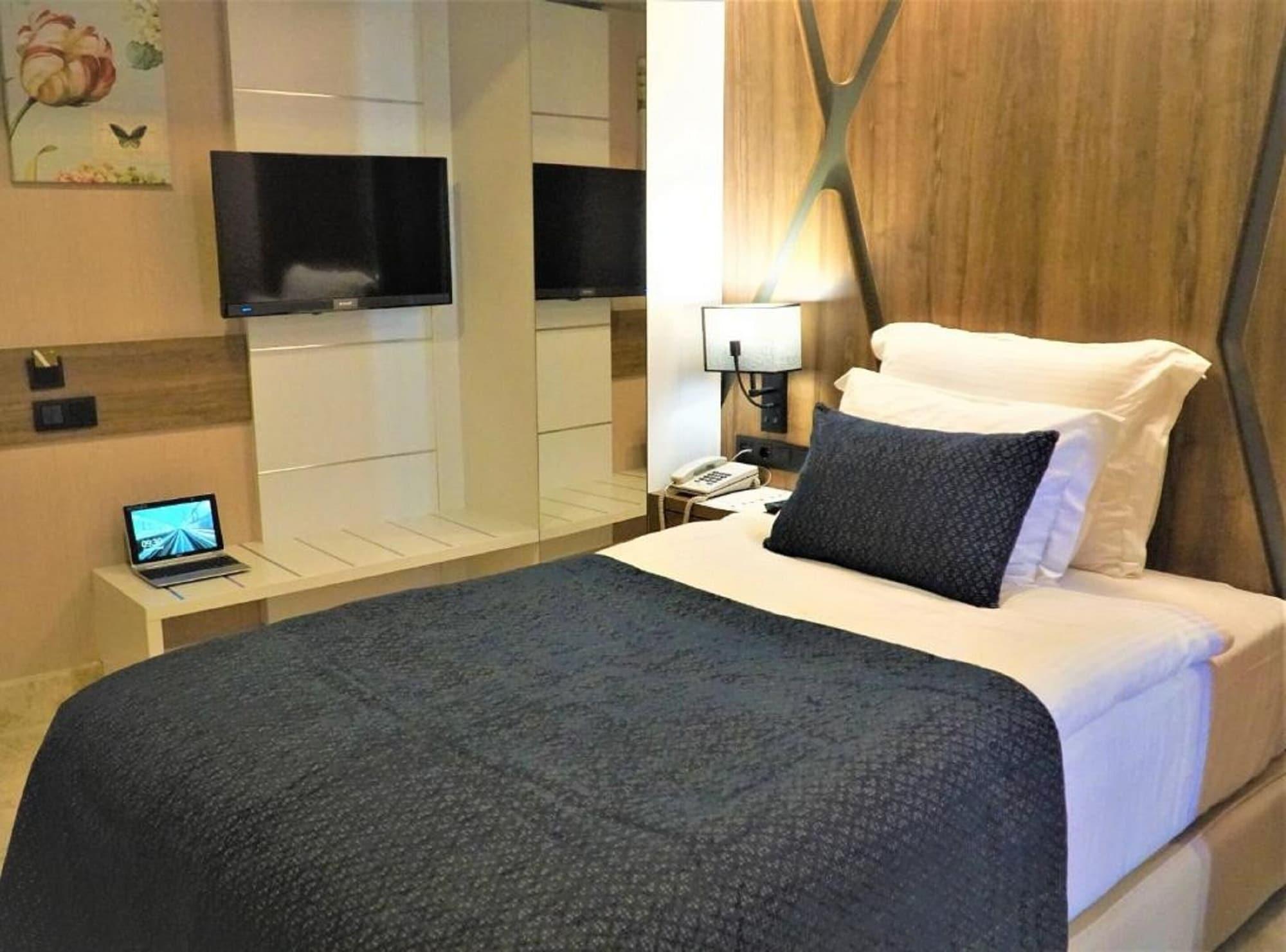 Extenso Hotel Gaziemir Extérieur photo